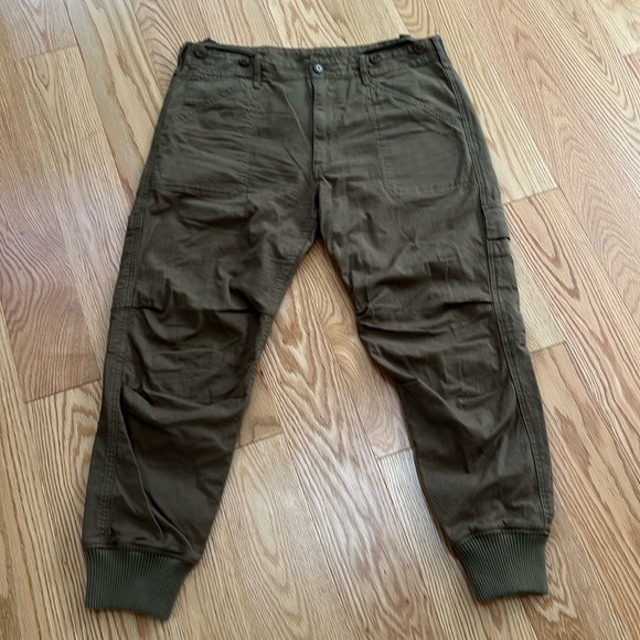 Vince SZ 12, slouch military cargo jogger pants. - Picture 1 of 13